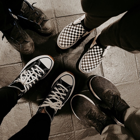 Meet your Posher, Lora - Picture 1 of 1